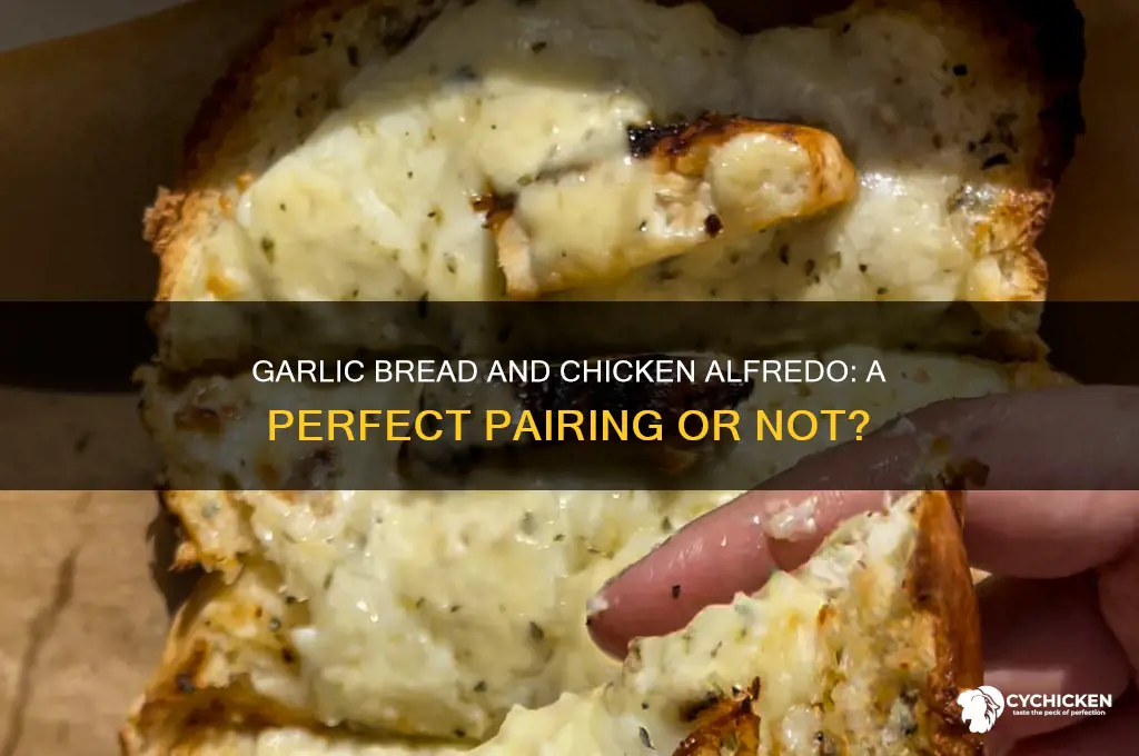 does garlic bread go with chicken alfredo