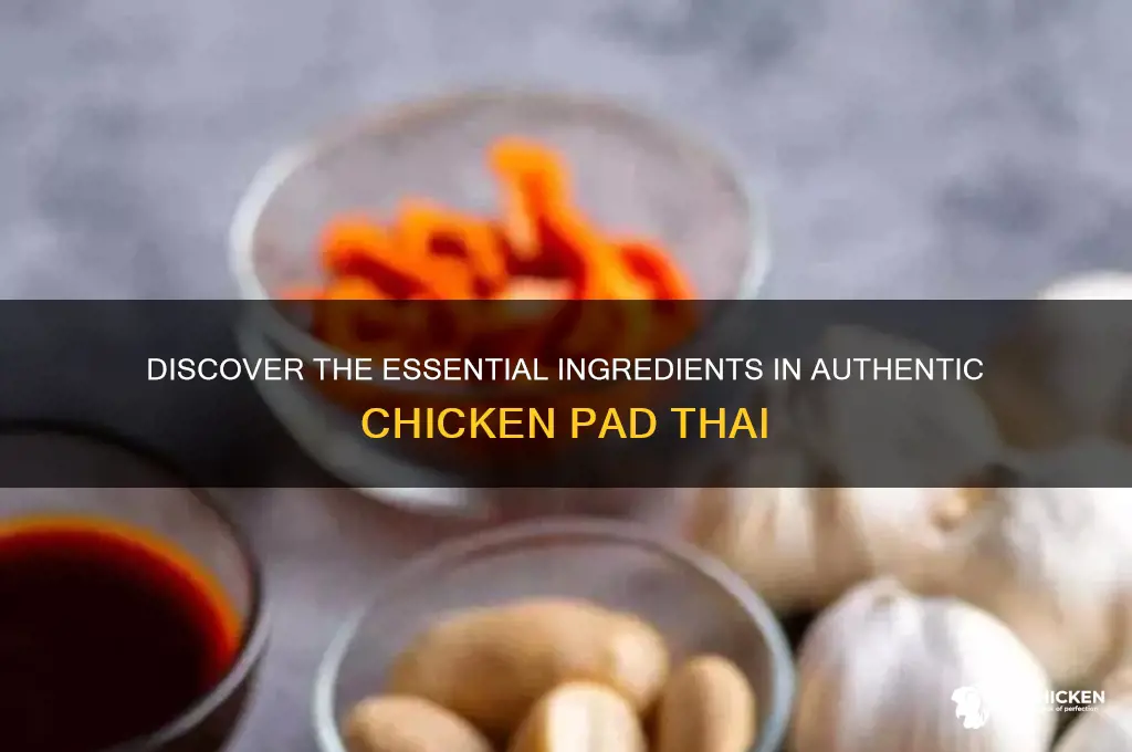 what is chicken pad thai made of