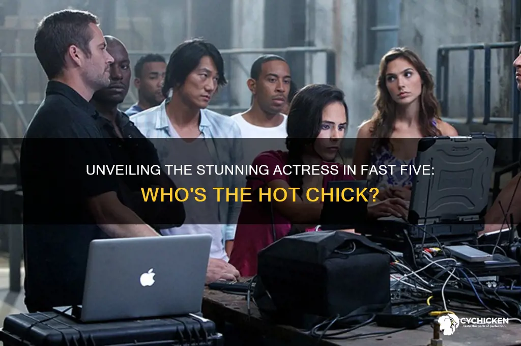 who is the hot chick in fast five