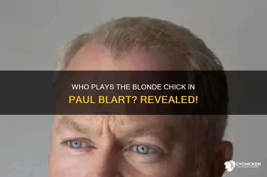 who plays the blond chick in paul blart